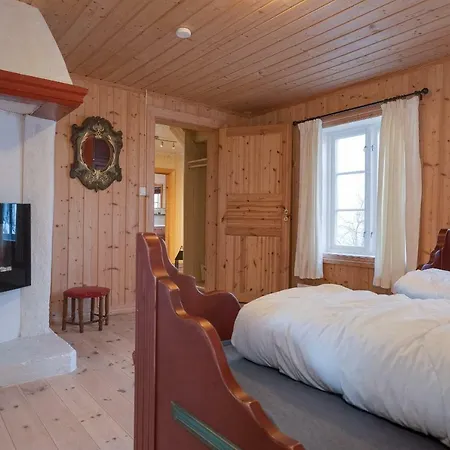 Dale Gard * Heggenes