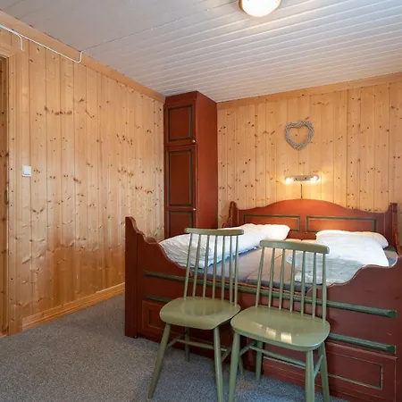 Dale Gard * Heggenes